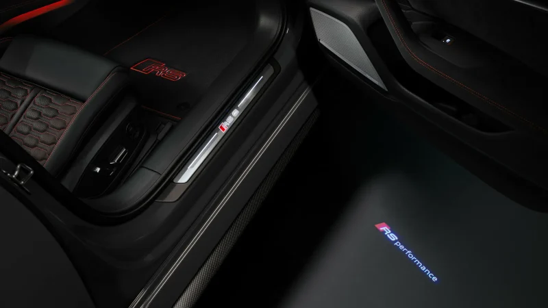 Audi RS 6 Avant performance (2023) 09