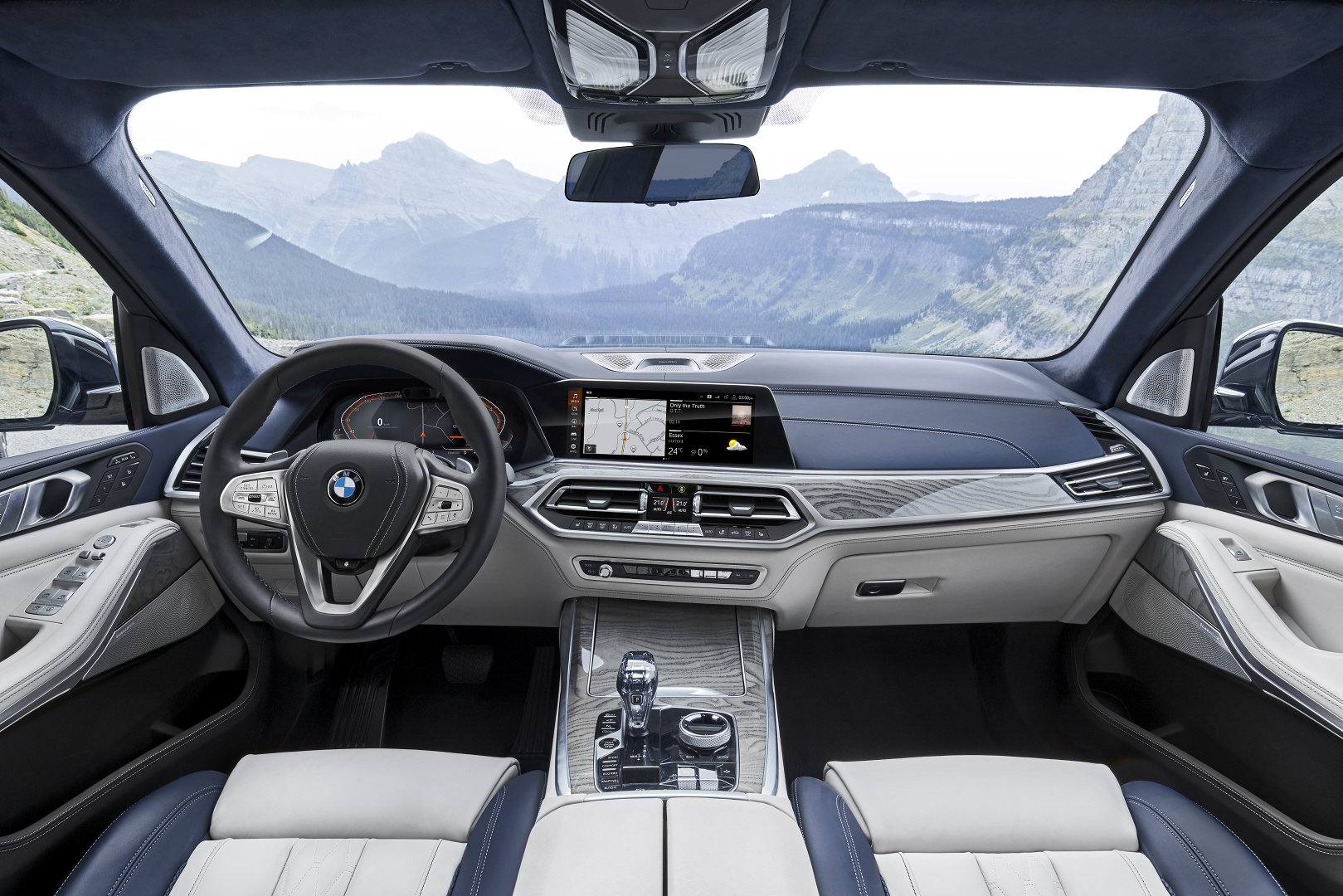 BMW X7 Interior 01