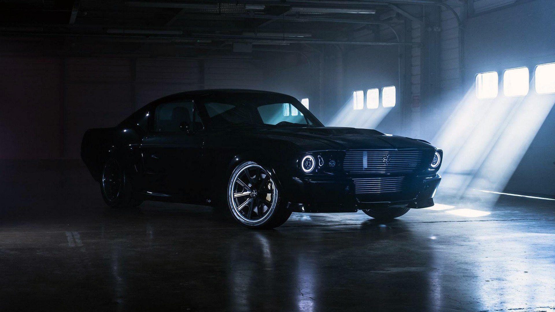 Charge Mustang: clásico por fuera, moderno por dentro