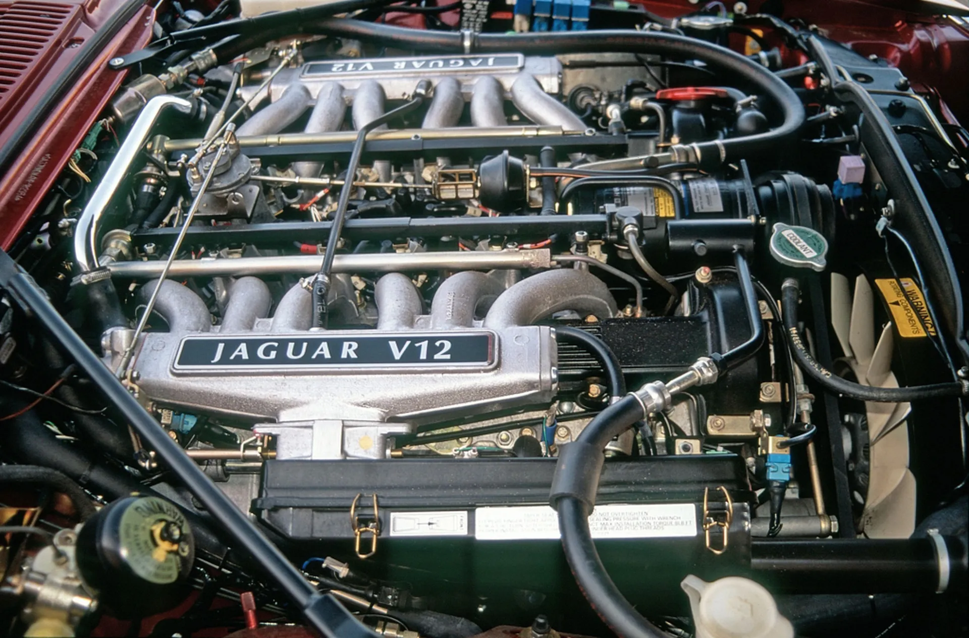 Jaguar AJ V8 1 01