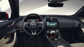 Jaguar XE 2019 7