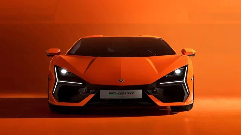 Lamborghini Revuelto (2024) 01