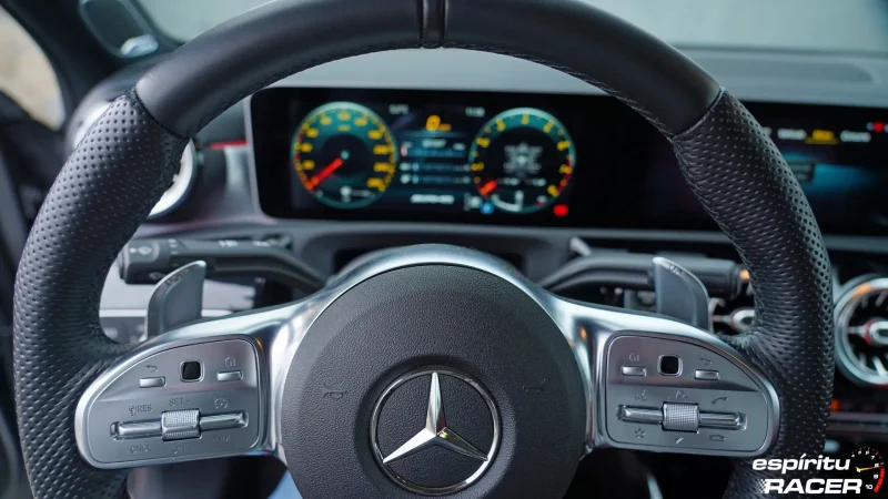 Mercedes AMG A 35 4MATIC Berlina 2021 interior 06