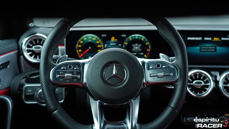 Mercedes AMG A 35 4MATIC Berlina 2021 interior 20
