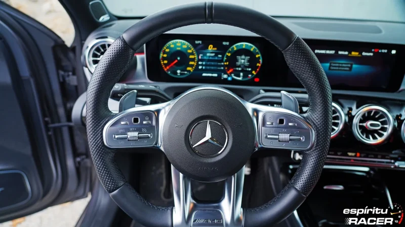 Mercedes AMG A 35 4MATIC Berlina 2021 interior 27