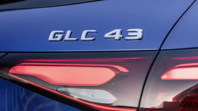 Mercedes AMG GLC 43 4MATIC (2024) 10