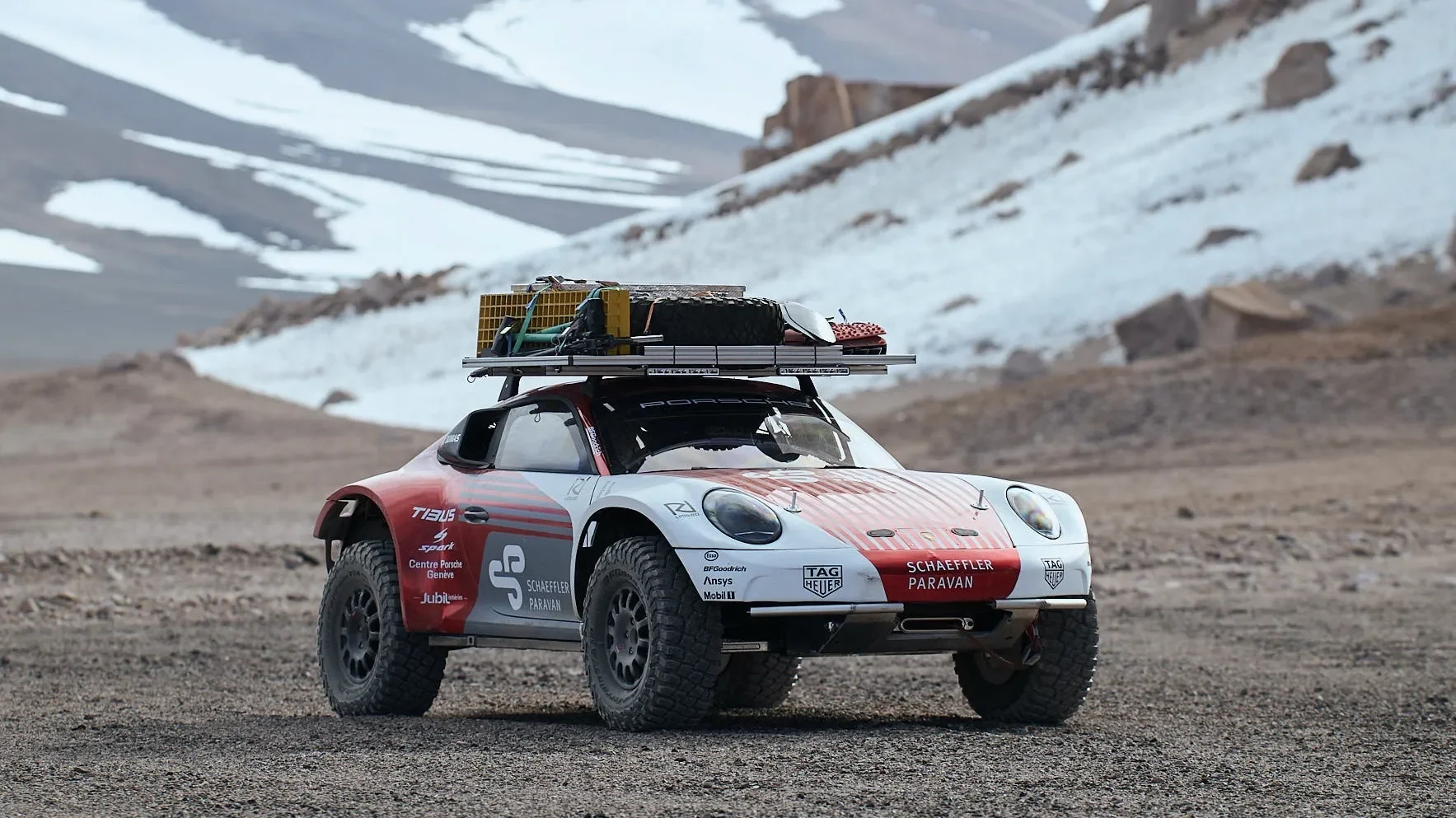 Dos Porsche 911 conquistan el volcán Ojos del Salado, el más alto del mundo