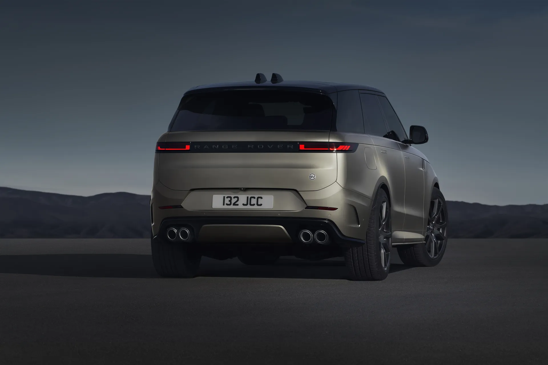 Range Rover SV (2023) 08