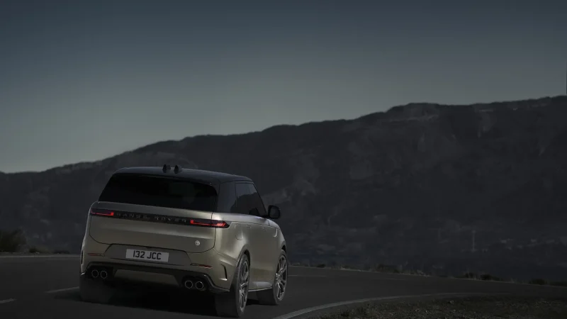 Range Rover SV (2023) 10