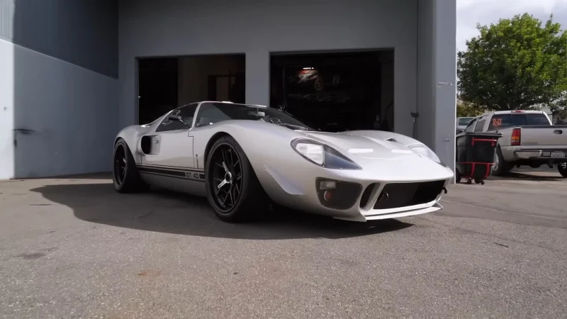Superformance Ford GT40 4