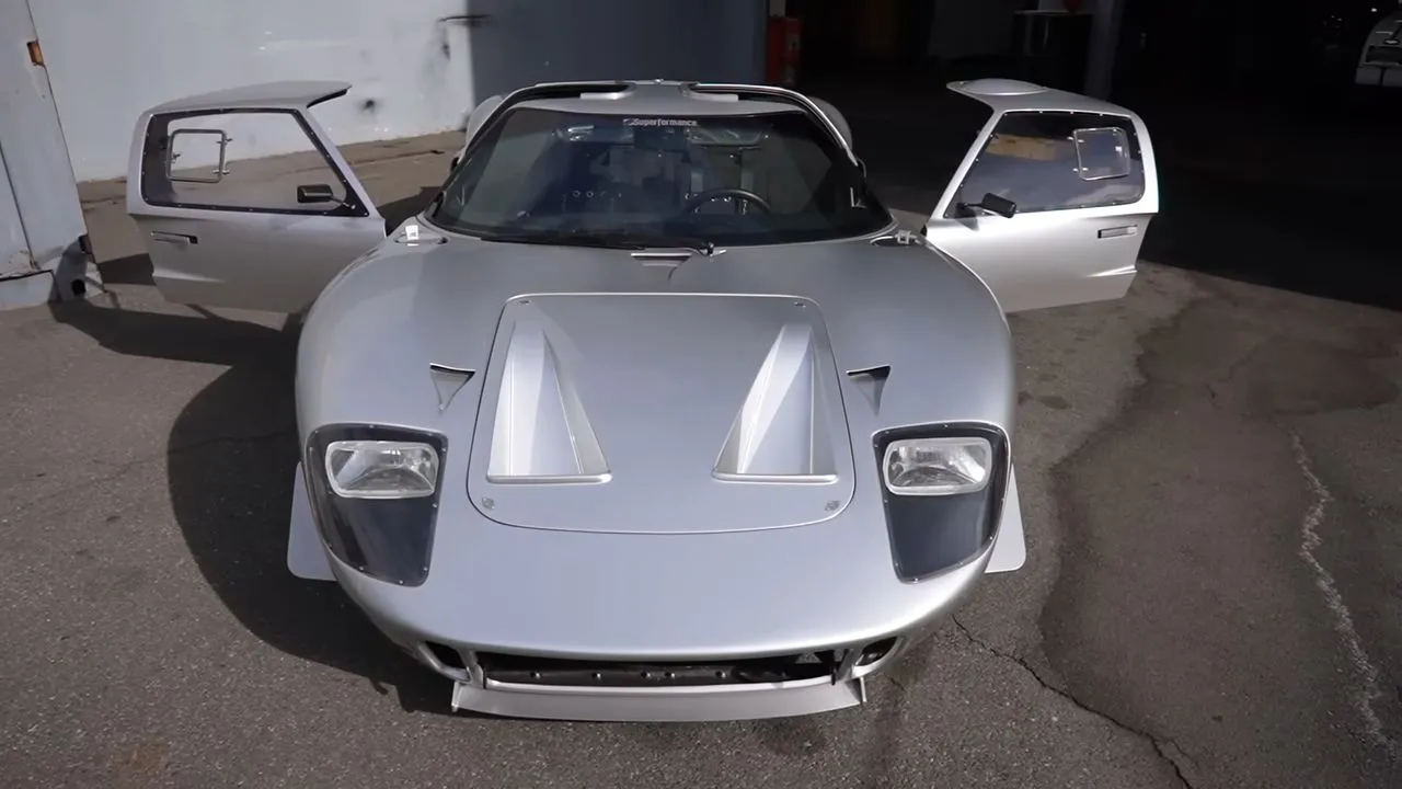 Superformance Ford GT40 5