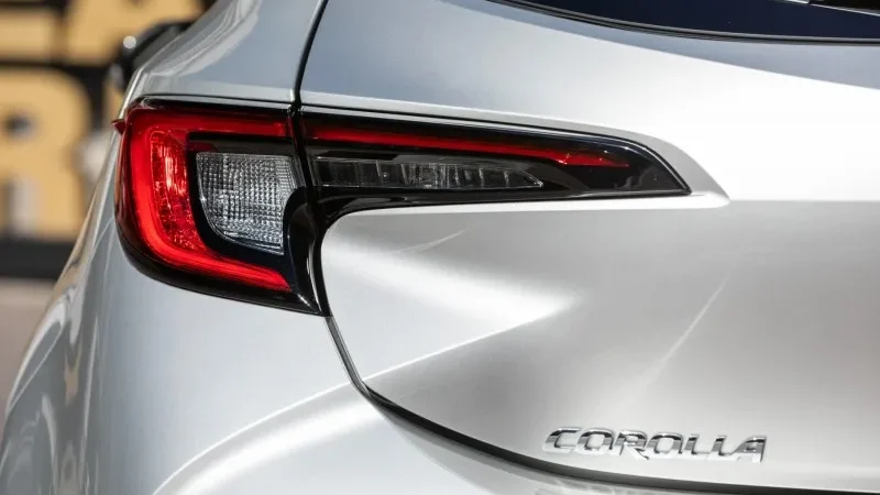 Toyota Corolla Electric Hybrid (2023) 16