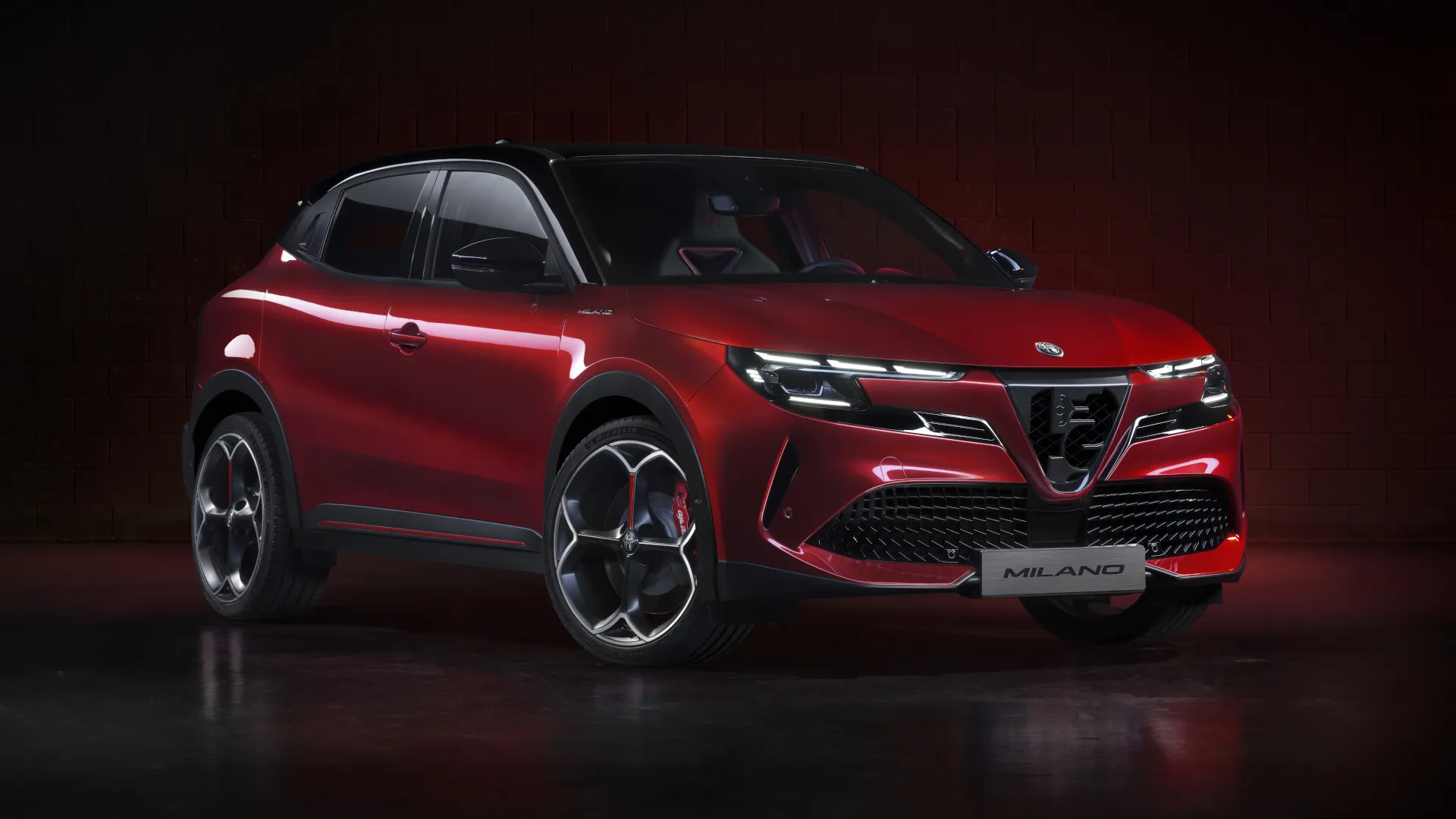 El Alfa Romeo Milano es una realidad, y llega con cierta polémica y dos versiones eléctricas