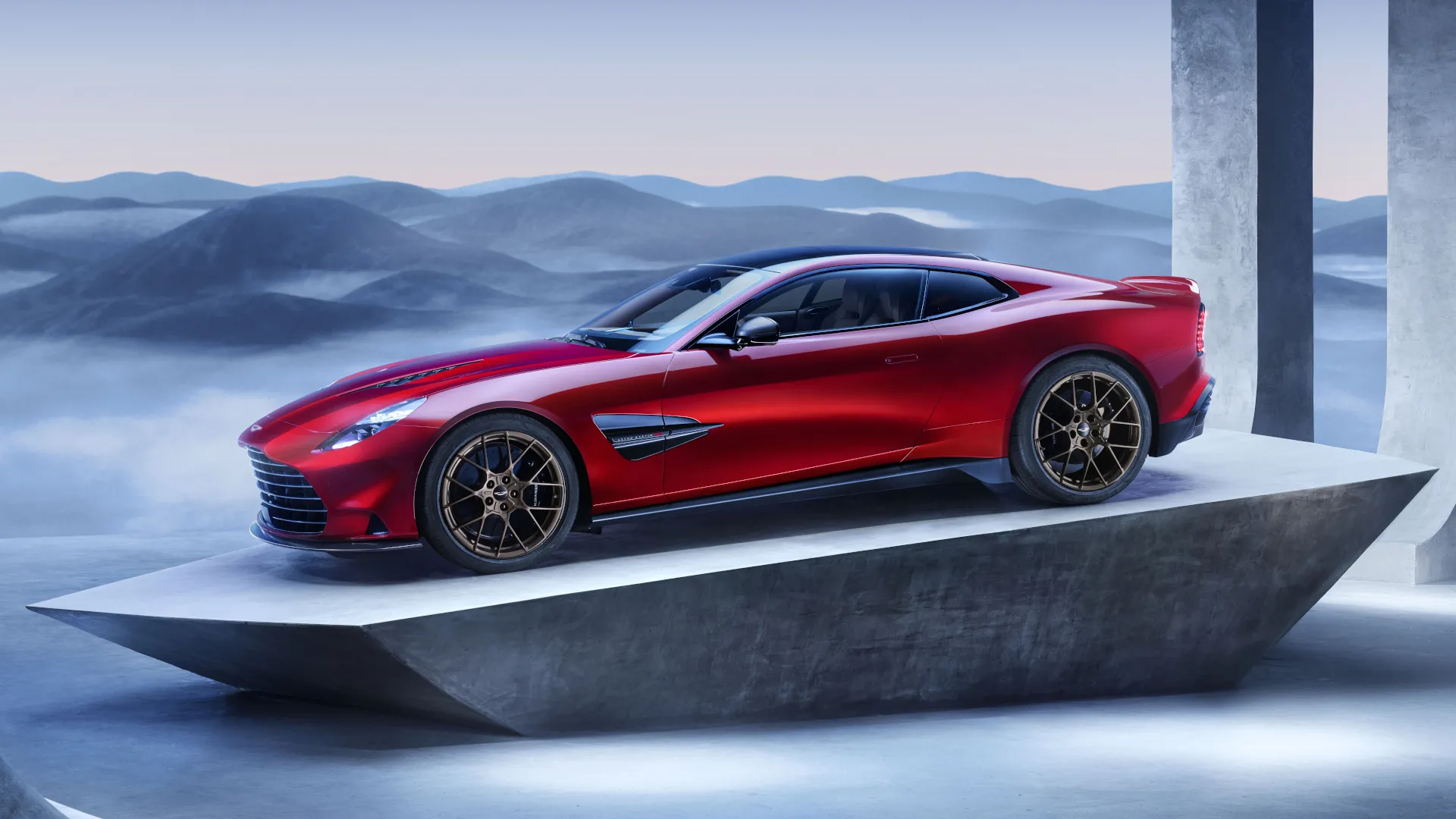 El nuevo Aston Martin Vanquish ya está aquí, ¿será digno heredero de la saga?