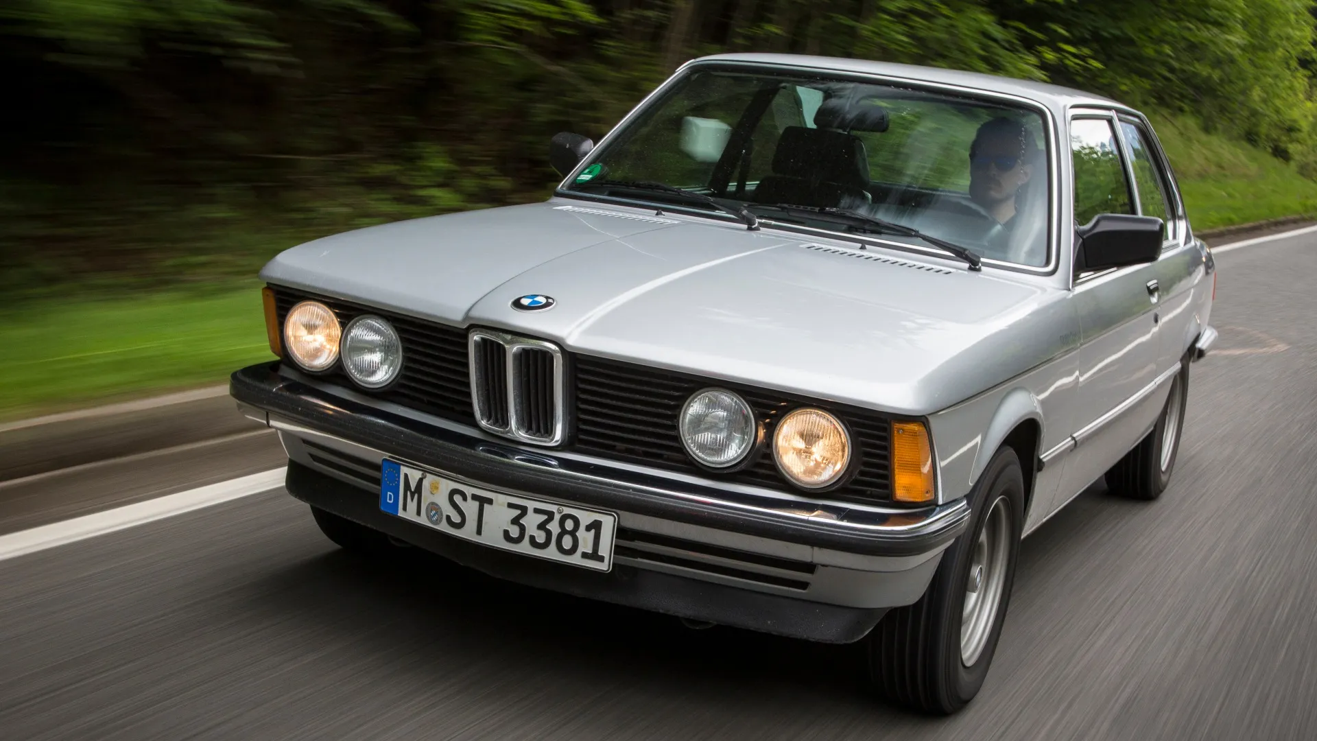 Coche del día: BMW 323i (e21)