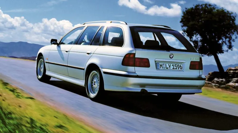 BMW 528i Touring (2)