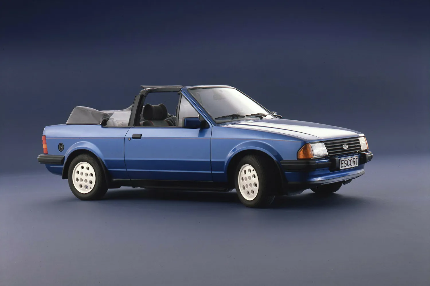 Coche del día: Ford Escort 1.6i Cabriolet (MKIII)