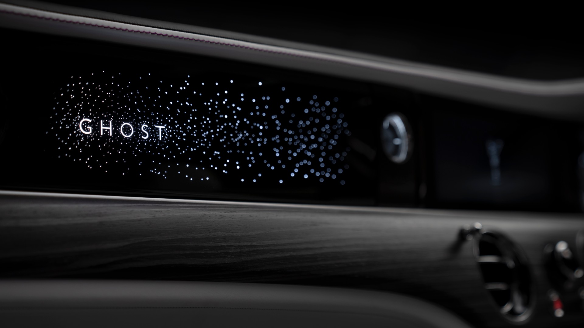 El nuevo Rolls-Royce Ghost introduce un nuevo salpicadero iluminado