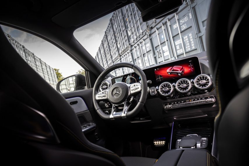 interior mercedes amg gla 45 s 4maticplus