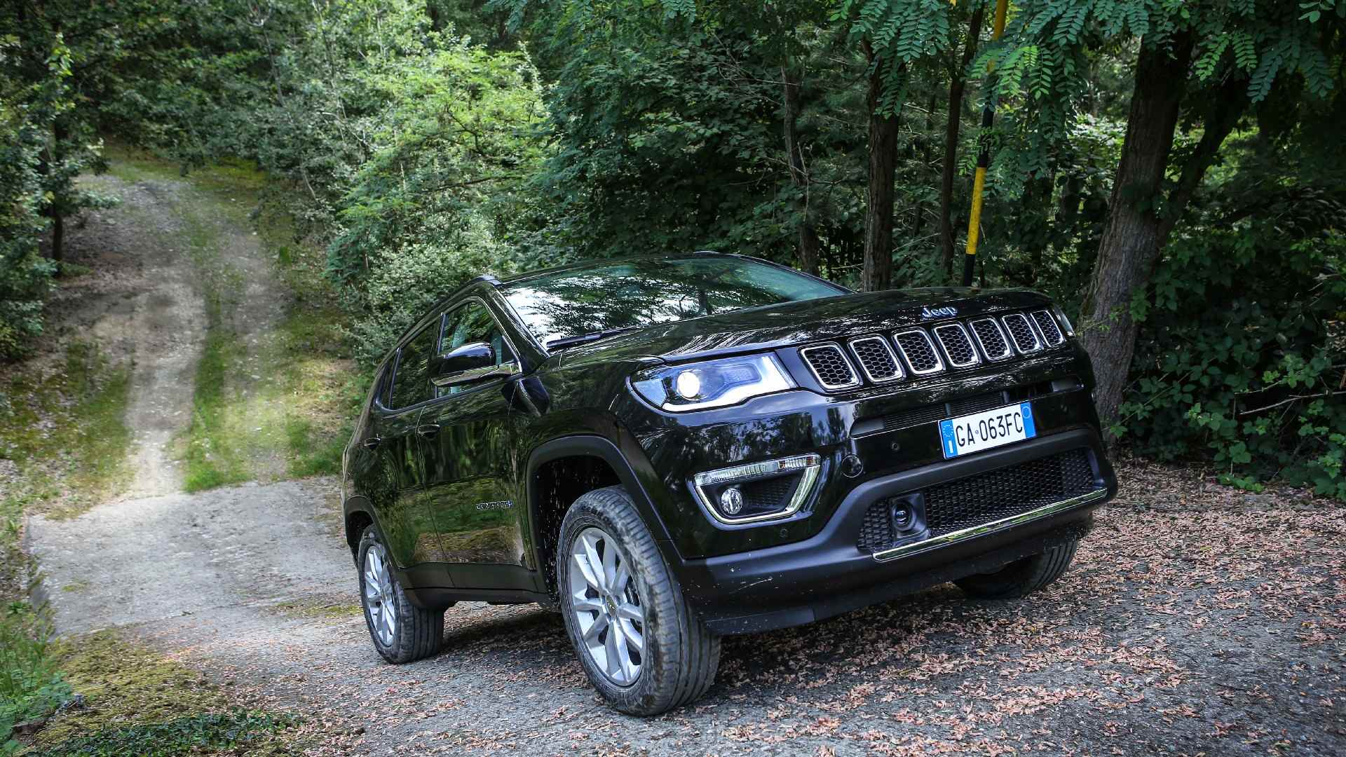 JEEP COMPASS 4XE (4)
