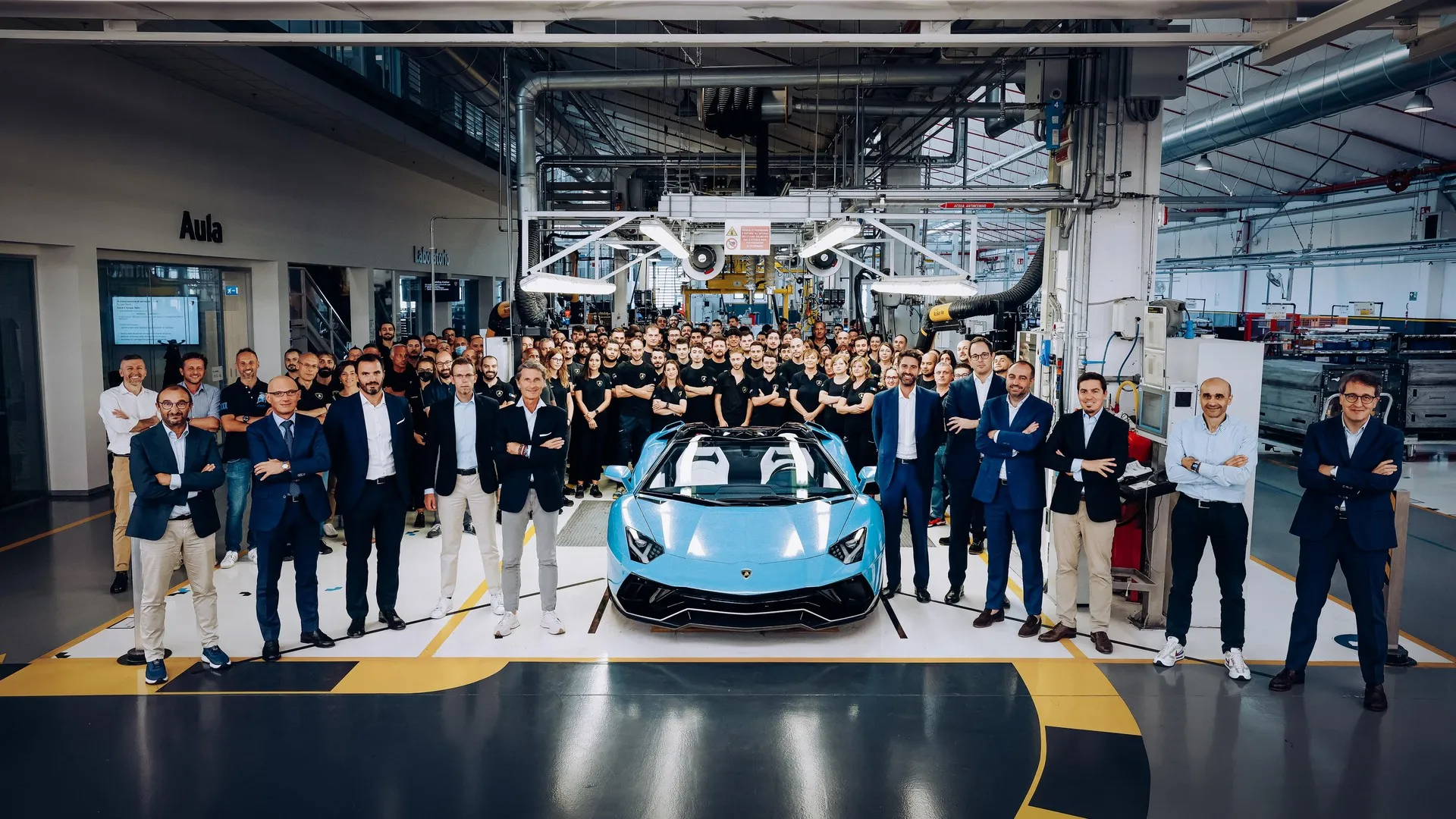 Sale de la línea de producción el último Lamborghini Aventador