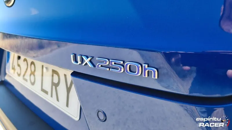 lexus ux 250h (8)