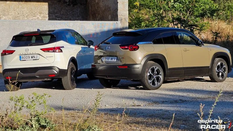 Mazda MX 30 híbrido vs Nissan Qashqai e Popwer 11