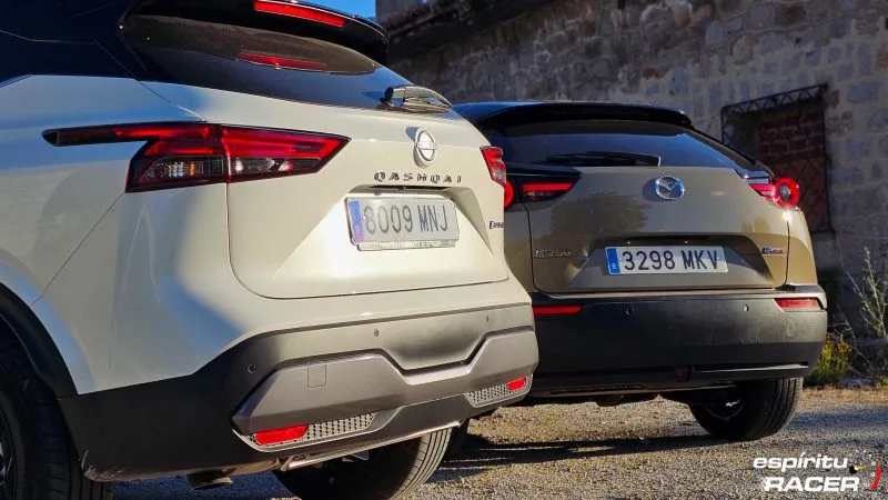 Mazda MX 30 híbrido vs Nissan Qashqai e Popwer 13