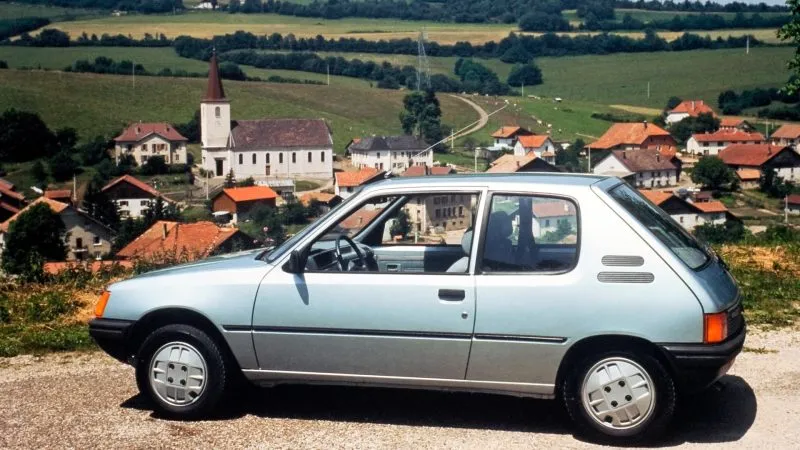 Peugeot 205 XR (2)