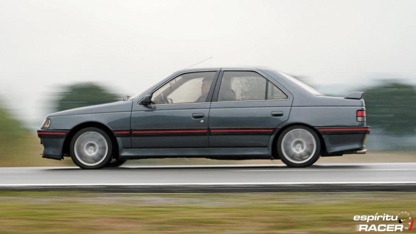 Peugeot 508 GT Hybrid vs Peugeot 405 Mi16 25