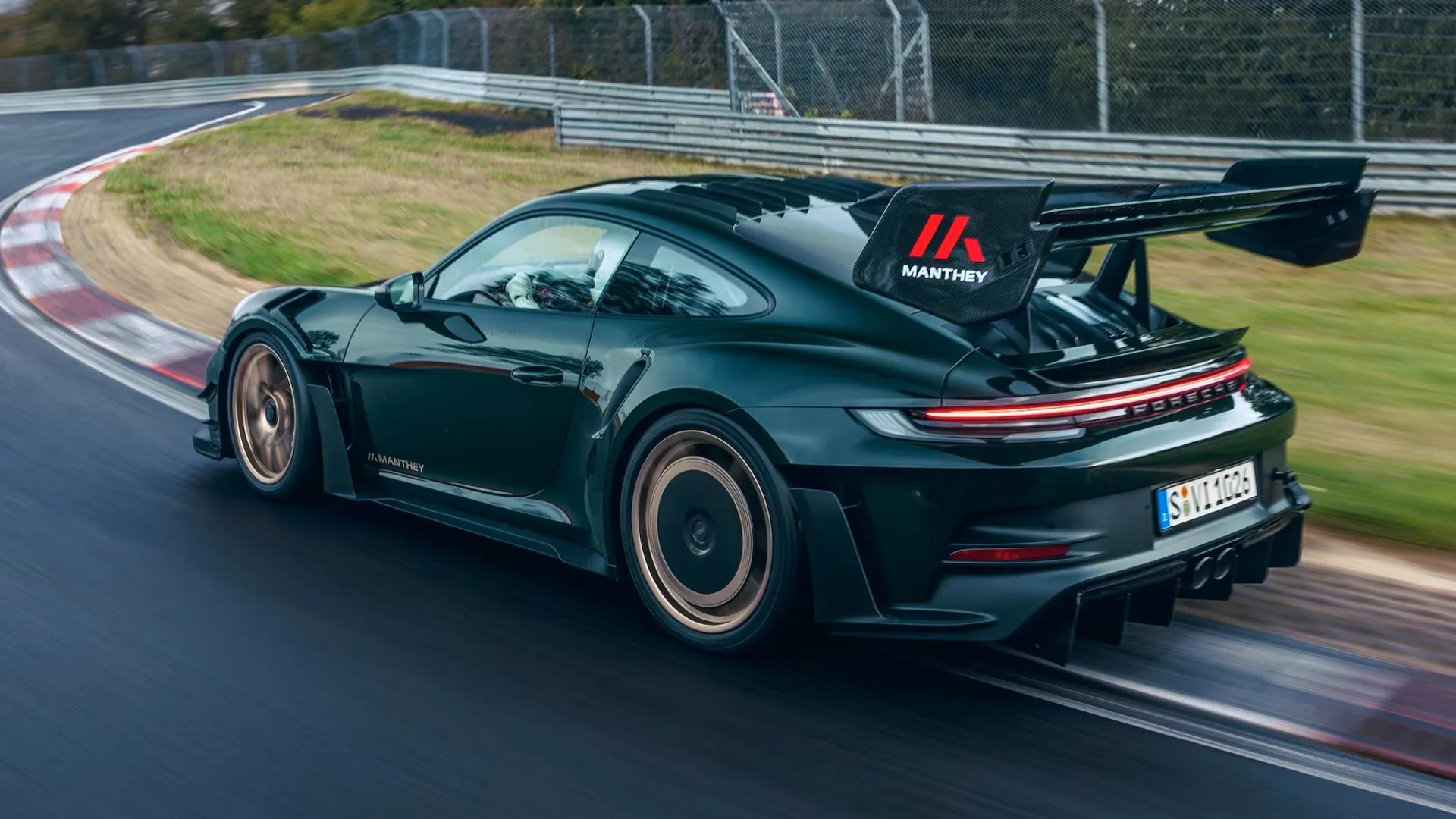 Una carga aerodinámica de 1.000 kg es el punto de partida de este Porsche 911 GT3