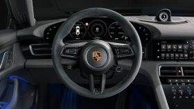 Porsche Taycan 4S 12