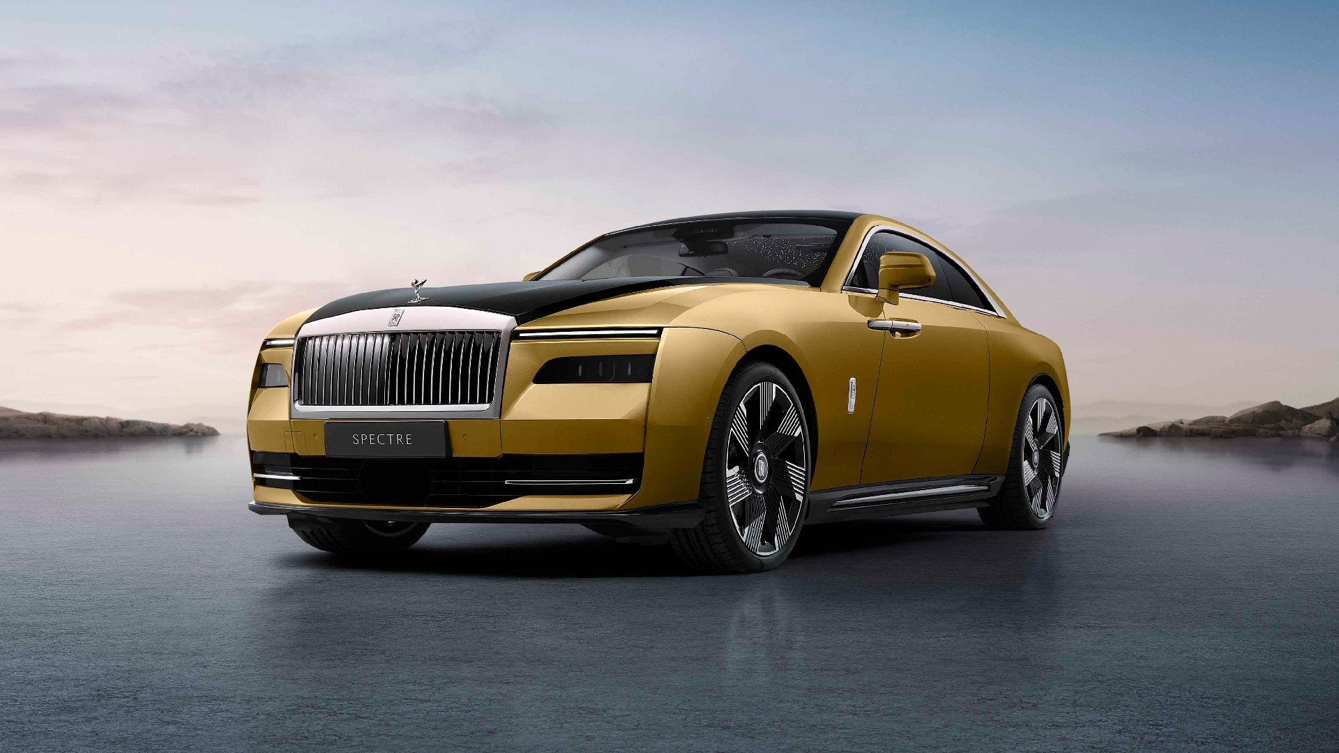 El Rolls-Royce Spectre, el primer coche eléctrico de la marca, ya es real
