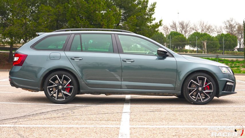 Skoda Octavia Combi RS 2019 estaticas 07