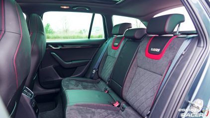 Skoda Octavia Combi RS 2019 interior 04