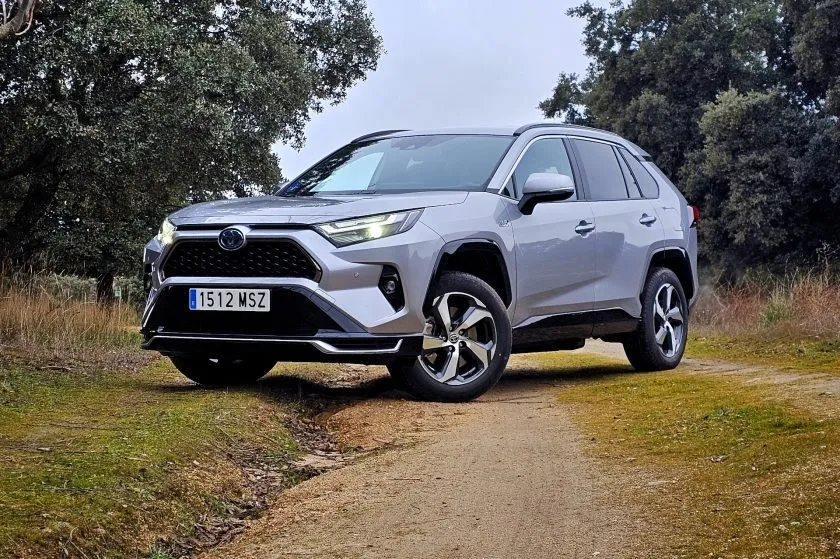 Toyota RAV4 PHEV (1)