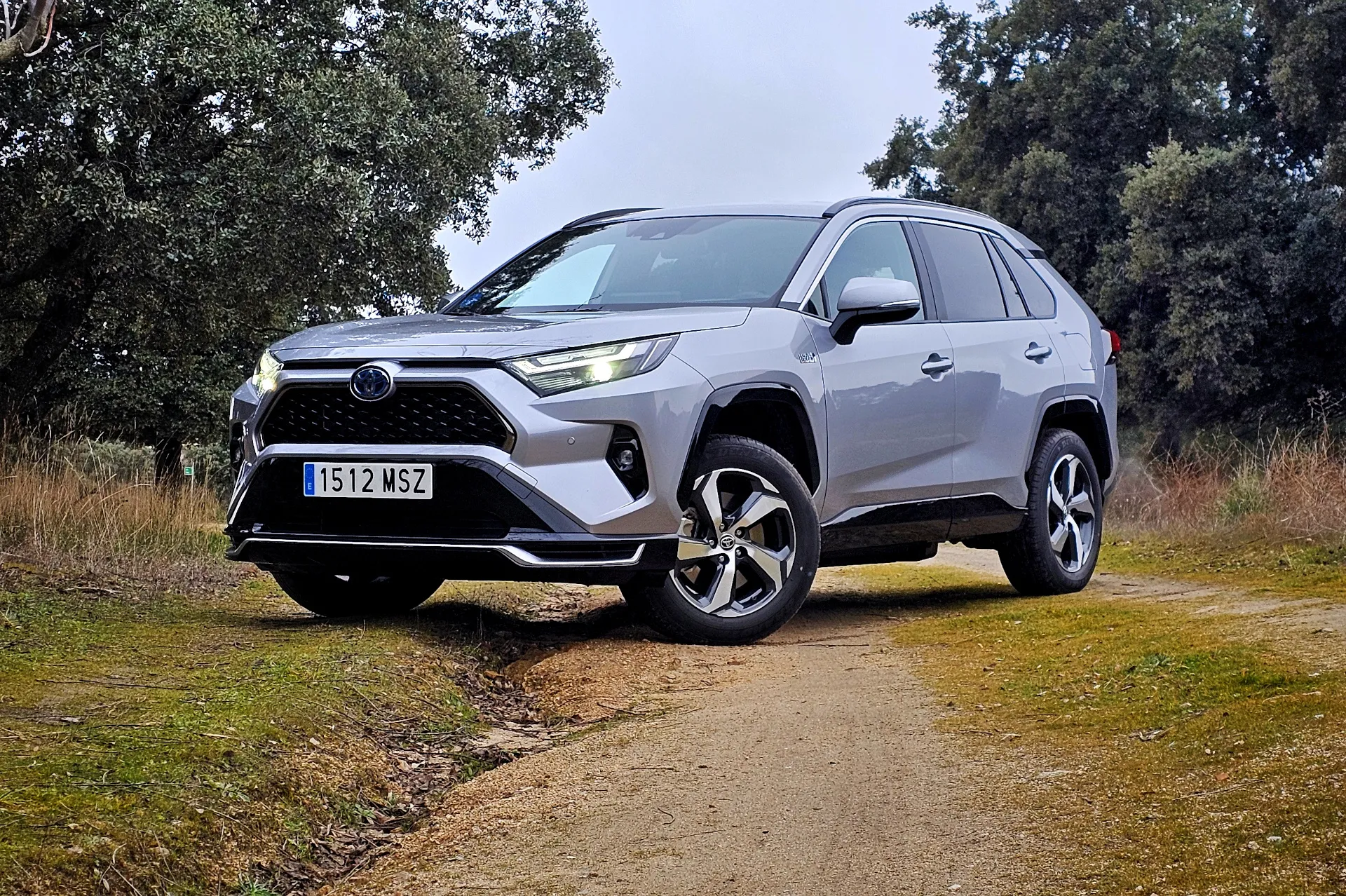 El RAV4 PHEV demuestra que los híbridos, incluso los enchufables, no tienen secretos para Toyota
