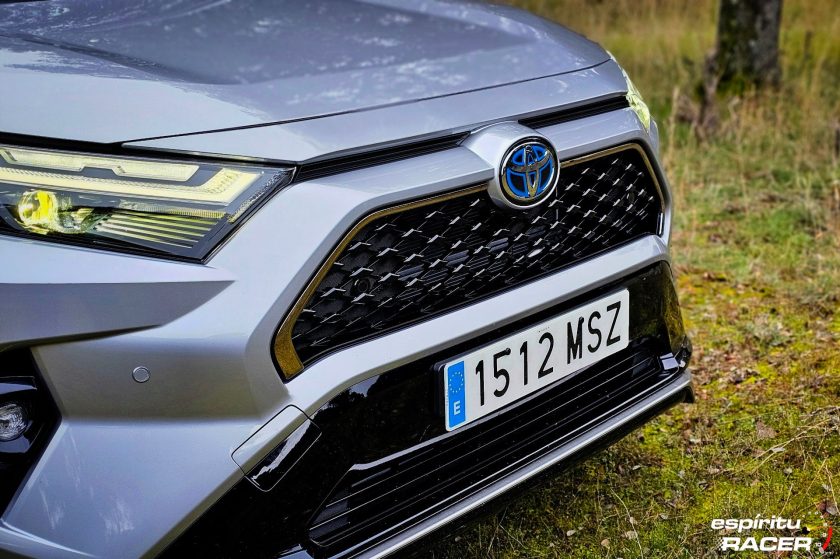 Toyota RAV4 PHEV 12