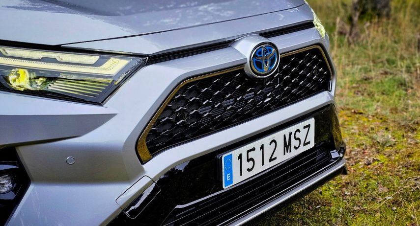 Toyota RAV4 PHEV 12