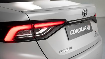 toyota corolla hybrid sedan gr sport (13)
