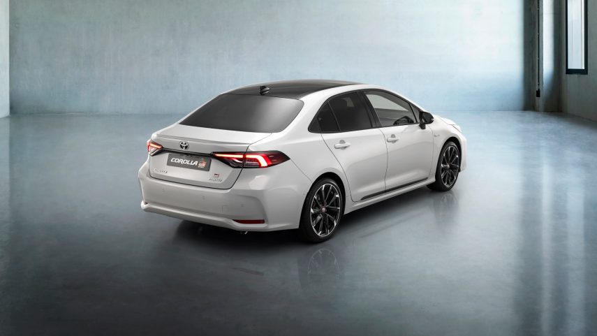 toyota corolla hybrid sedan gr sport (3)