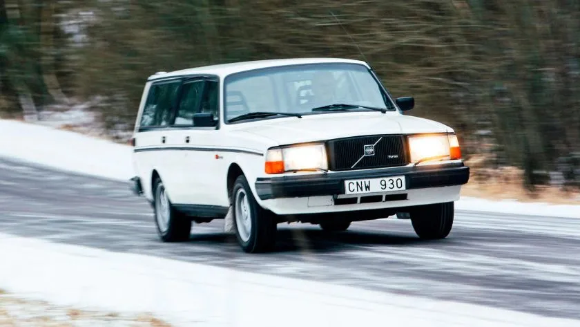 Volvo 245 Turbo (1)