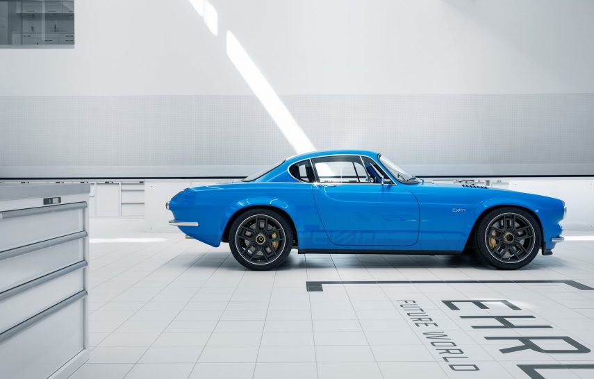 Volvo P1800 CYAN 2020 04
