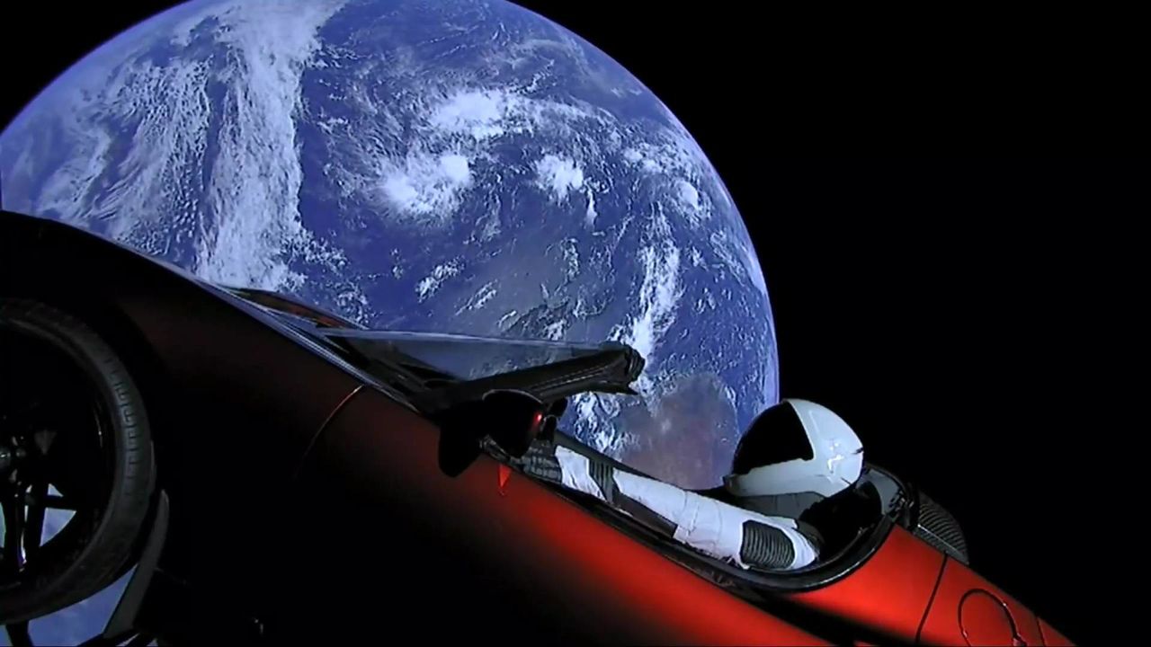 El Tesla Roadster de Elon Musk es captado por un radar de la M-40 a velocidad “ridícula”