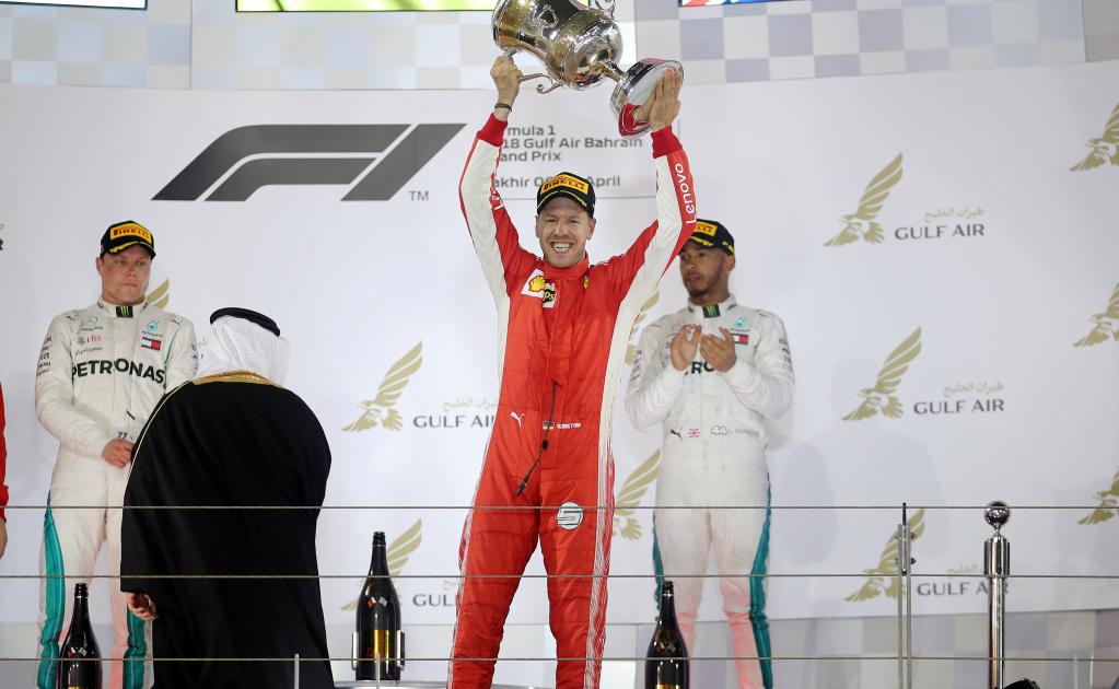 Vettel y la estrategia de Ferrari vencen en Bahrein