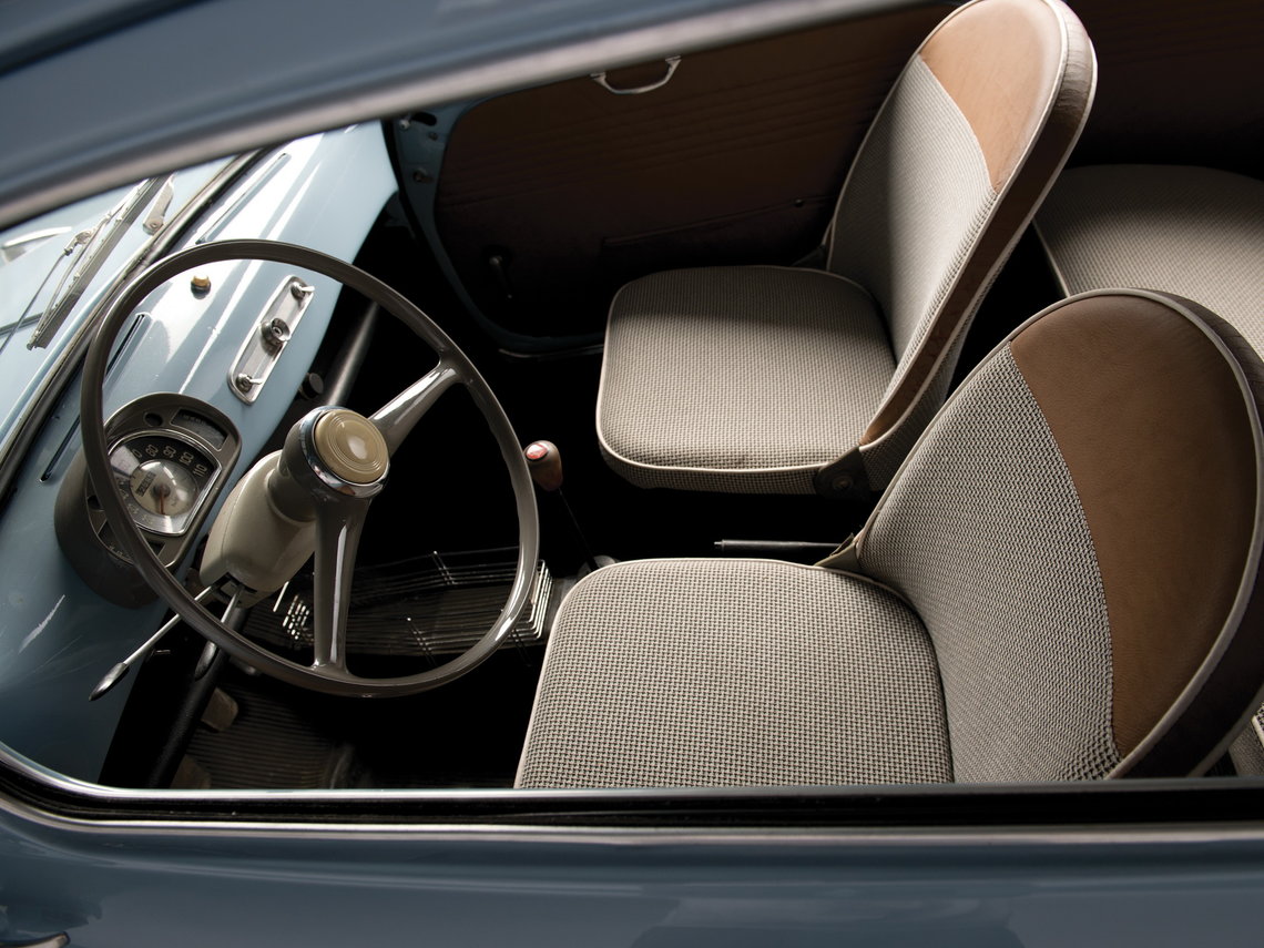 SEAT 600D Interior