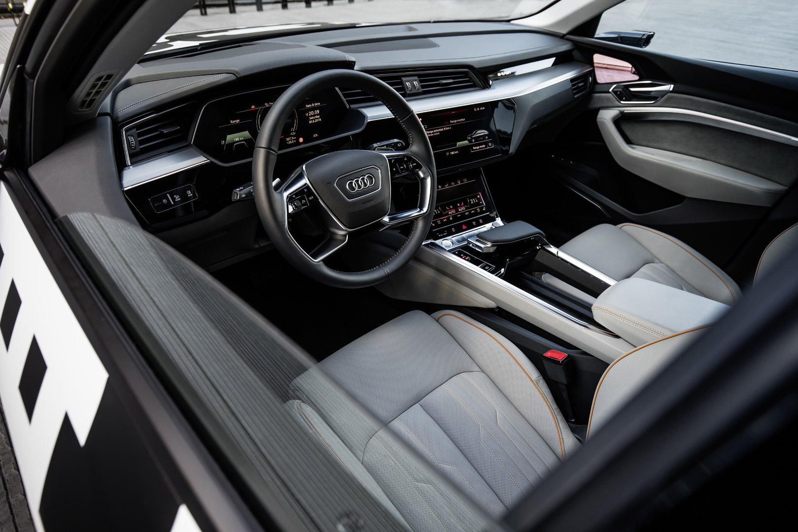 Audi e-Tron Prototype interior