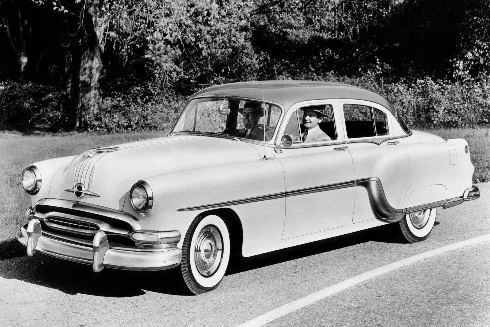 1954 Pontiac Chieftain DeLuxe Eight