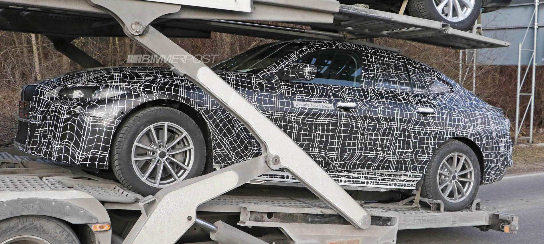 El futuro BMW i4 se muestra camuflado en su fase de desarrollo