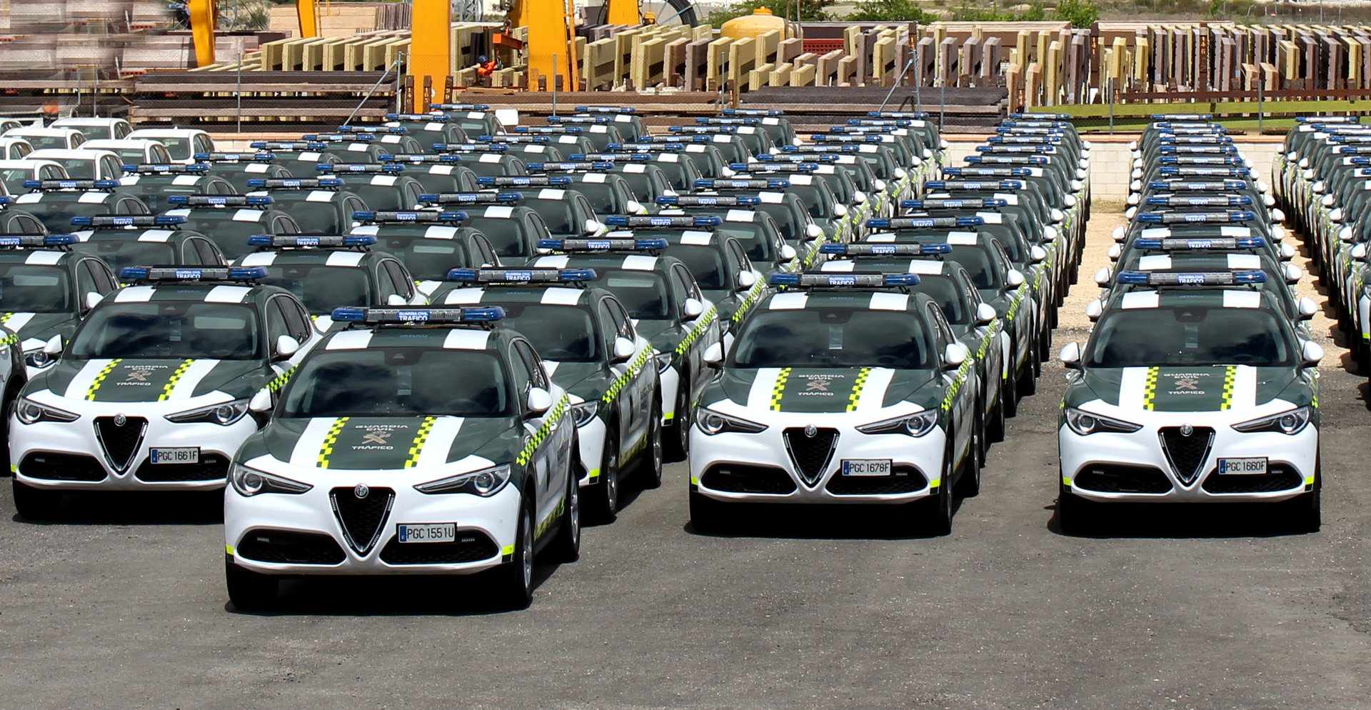 El Alfa Romeo Stelvio se une a la Agrupación de Tráfico de la Guardia Civil